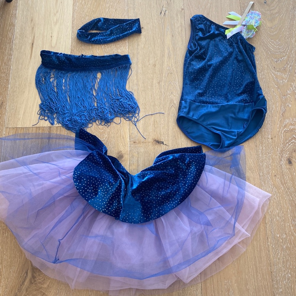 5 pc (2 different outfit options) Revolution Dance (MC)